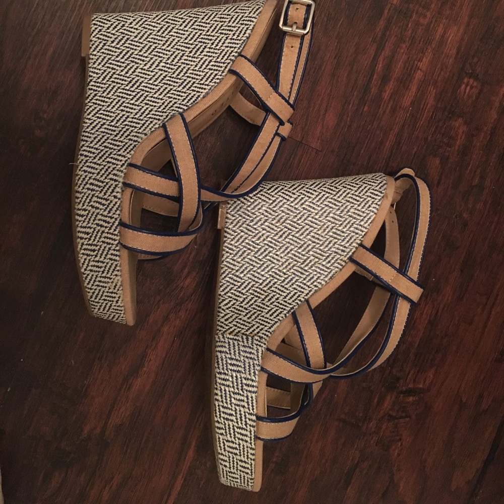 The Limited Wedges (size: 71/2)